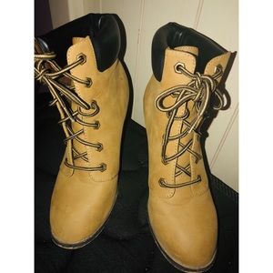 High heel timberland look alike.
